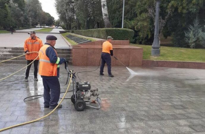 мытье тротуара