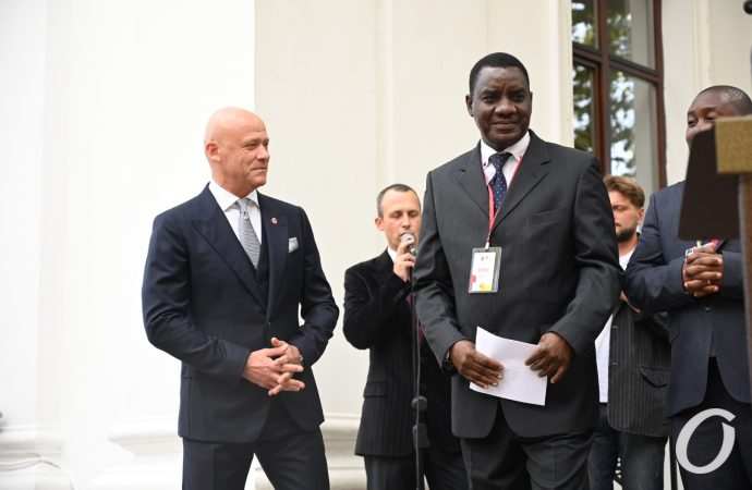 Труханов и конголезец