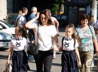 Сегодня одесские школьники вновь сели за парты: как начинался День знаний (фоторепортаж)