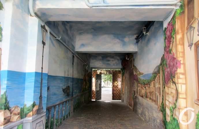 двор на Малой Арнаутской 12 стрит арт