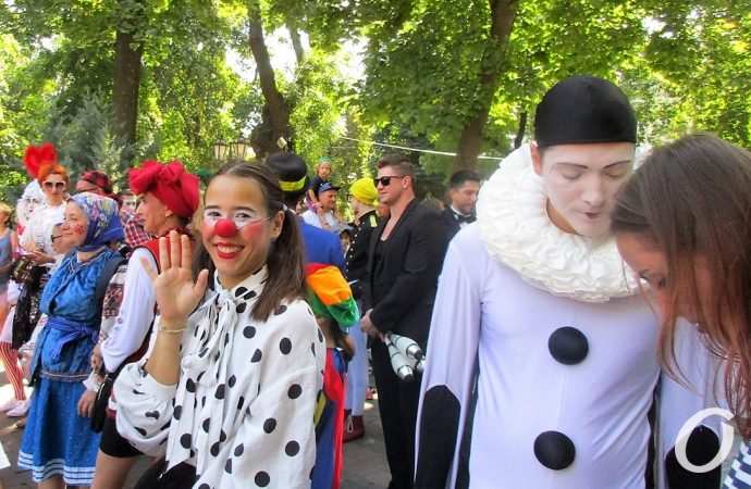 парад клоунов комедиада