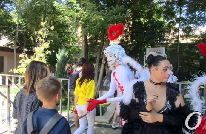 парад клоунов комедиада