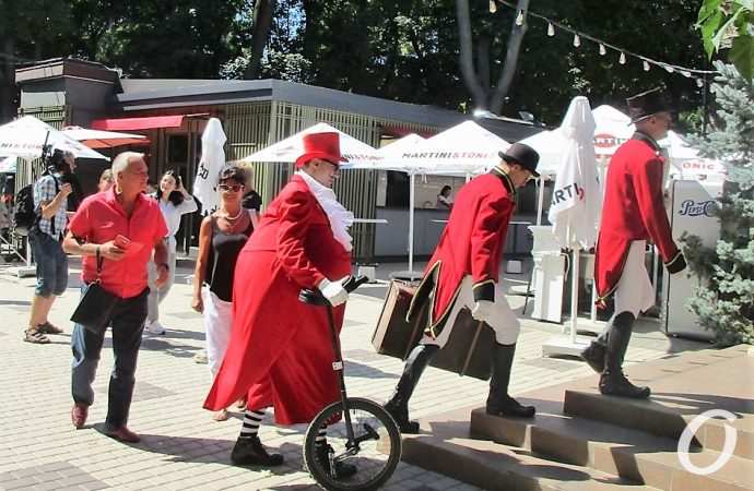 парад клоунов комедиада