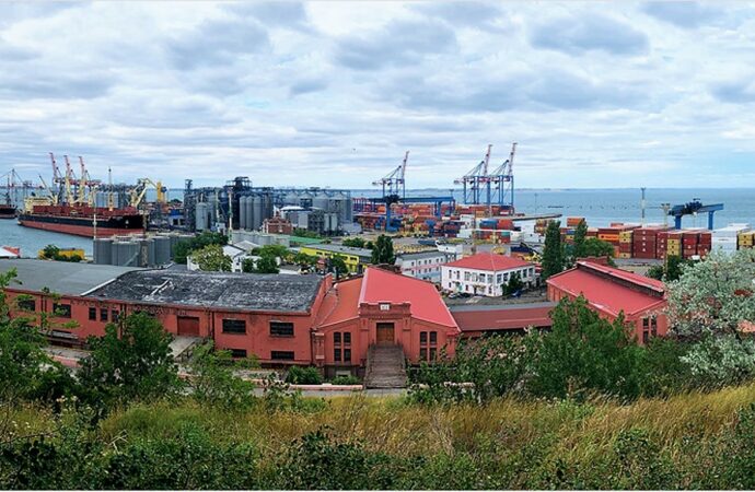 Красные пакгаузы в Одесском порту снова сдают в аренду: аукцион провалился