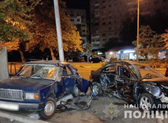 В Черноморске в ДТП пострадали две девушки и два автомобиля