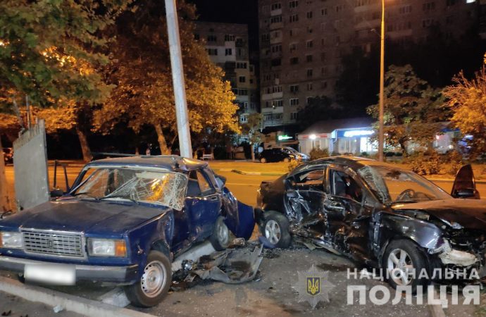 В Черноморске в ДТП пострадали две девушки и два автомобиля