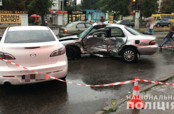 В Одессе полицейский поехал на красный и спровоцировал смертельное ДТП