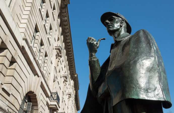 Этот день в истории: в Лондоне появился памятник Шерлоку Холмсу