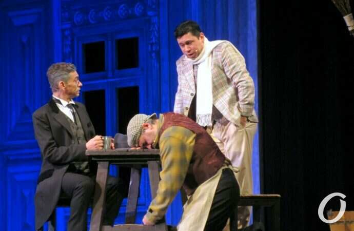 Премьера 12 стульев в одесской Музкомедии