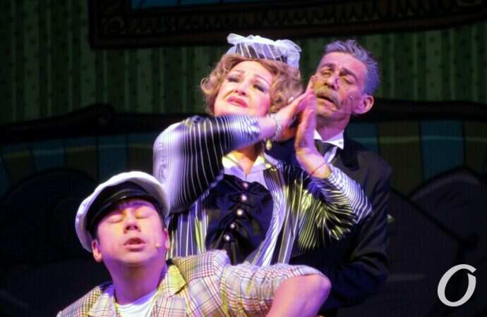 Премьера 12 стульев в одесской Музкомедии