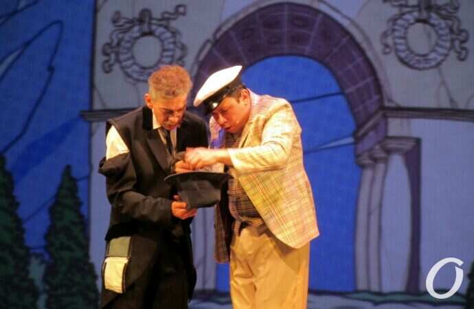 Премьера 12 стульев в одесской Музкомедии