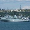 Возле острова Змеиный терпит бедствие корабль ВМС Украины