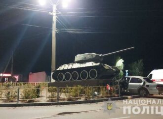 В Одесской области водитель “Ниссана” пошел на таран танка