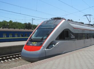 «Укрзалізниця» ускорит 5 поездов в Одессу, предложит новое меню и сохранит цены
