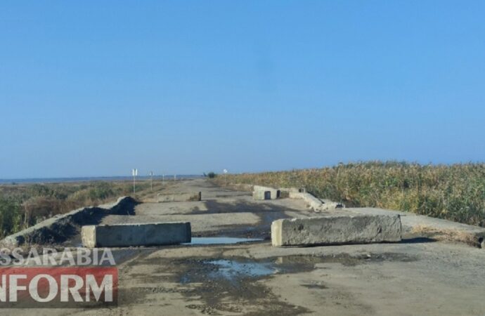 Маршруточники-экстремалы в Одесской области возят людей по смертельно опасному мосту