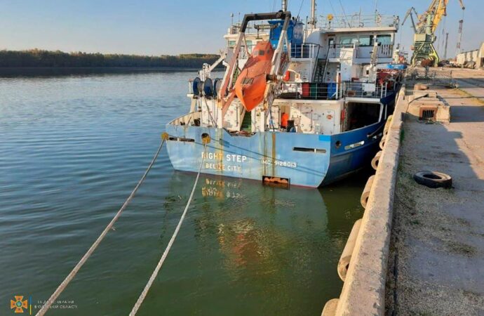Выпал за борт и пропал: в порту Рени ищут боцмана сухогруза (фото)