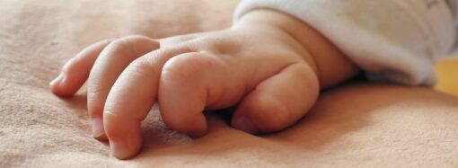 На Одещині 11-місячна дитина наїлася отрути від тарганів