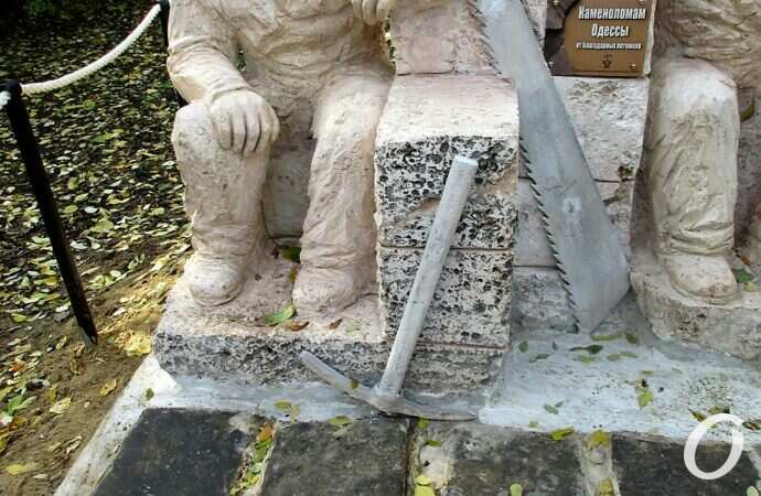 памятник каменоломам6