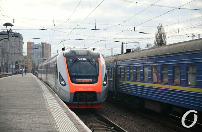 Сьогодні з Одеси йдуть потяги за 8 напрямками