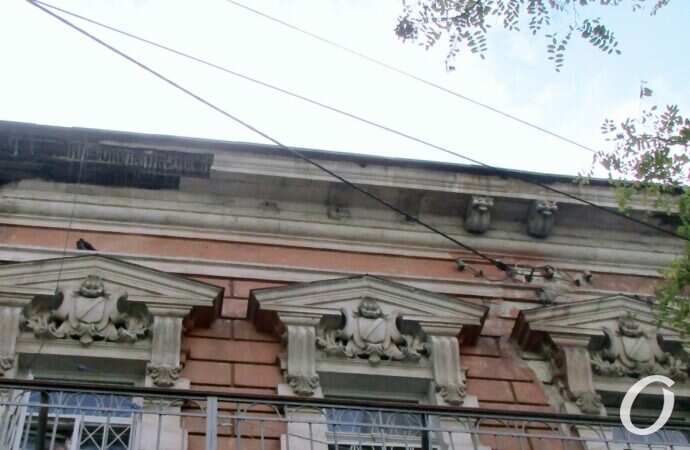 одесский дом на Дидрихсона, 9, карниз