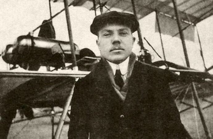 Этот день в истории Одессы: 140 лет назад родился авиатор Михаил Ефимов