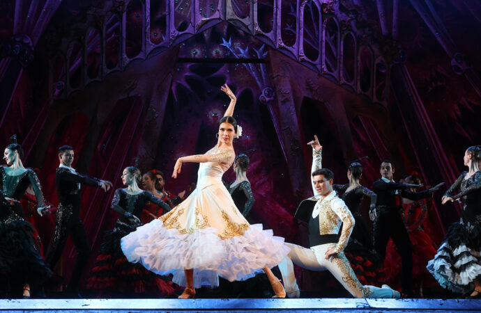 Балет, танец