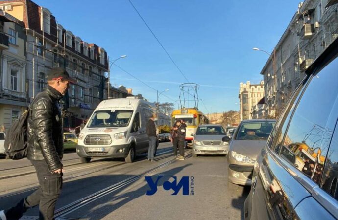 В Одессе трамвайный коллапс из-за ДТП на Тираспольской (фото)