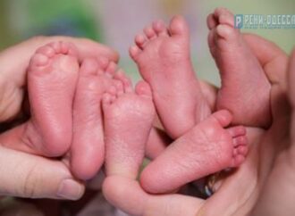 Впервые за 47 лет: в многодетной семье в Рени родилась тройня (видео)