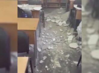 В одесской школе обвалился потолок – есть ли пострадавшие? (видео)