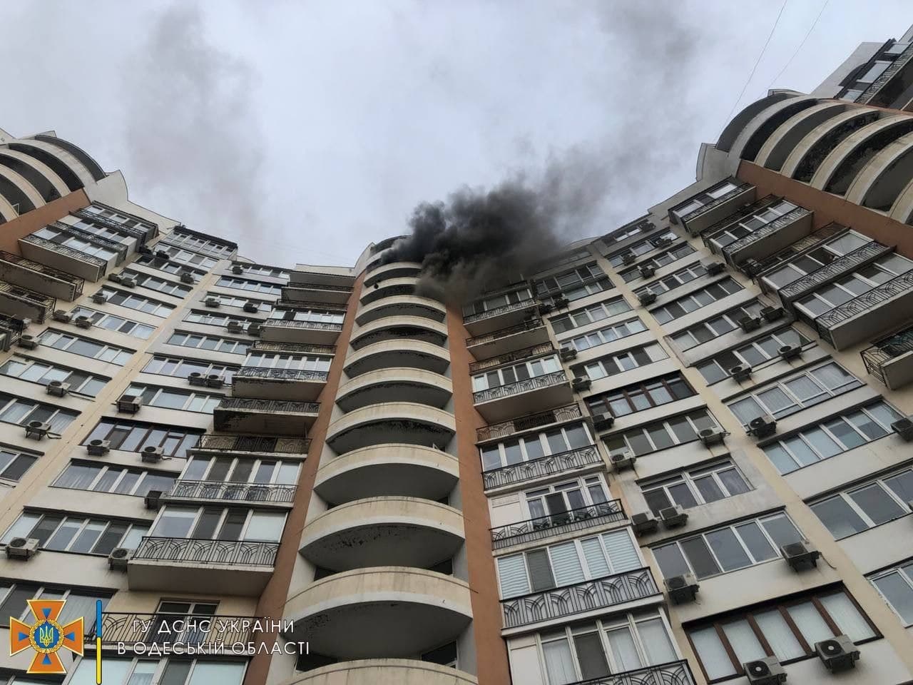 В Одессе на Фонтанской дороге горит ЖК «Подкова» - Одесская Жизнь