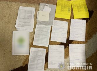 В Одессе врач и медсестра подделывали ковид-сертификаты: сколько брали и что им грозит
