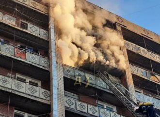 Пожар в центре Одессы: горит общежитие (видео, фото)