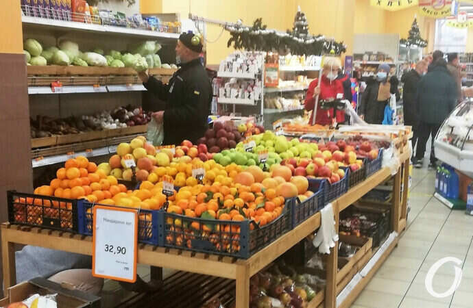 За месяц до Нового года: ноябрьские цены на “главные” продукты в одесских супермаркетах