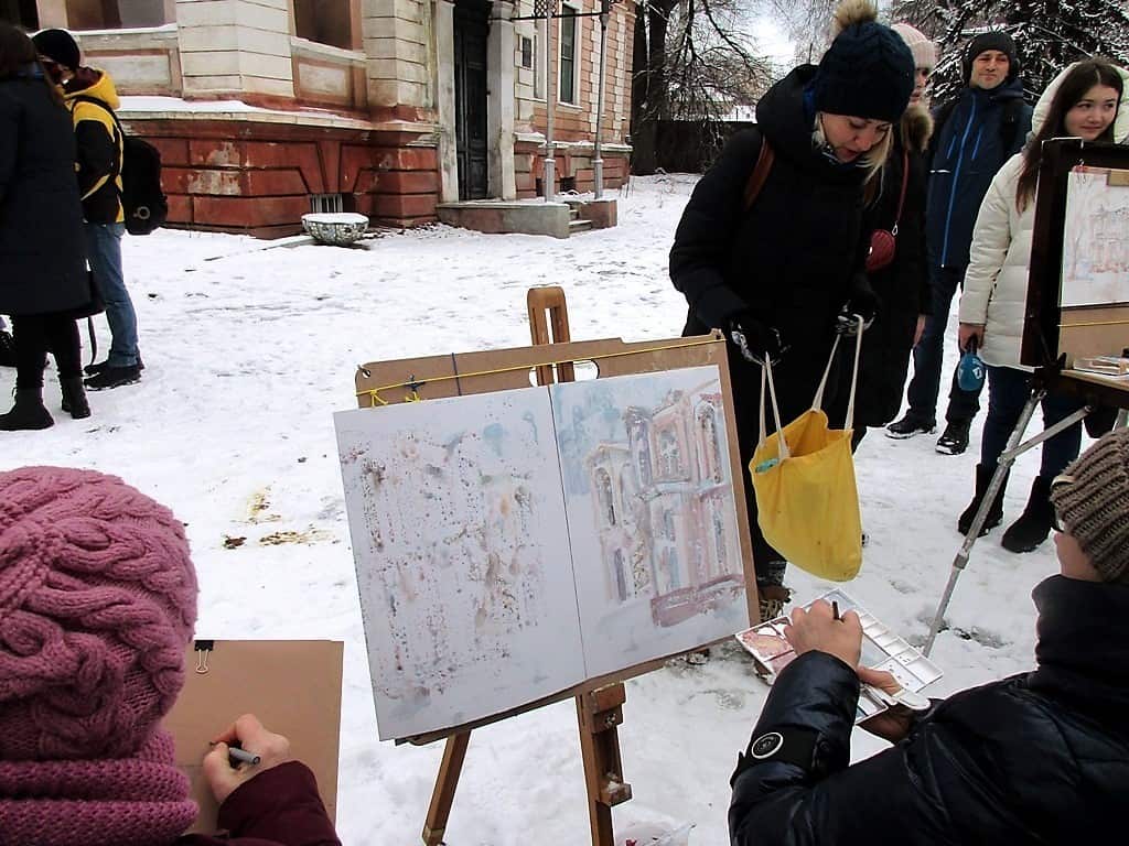 2. Снег и мороз. Одеские художники пришли спасать Дачу Маразли