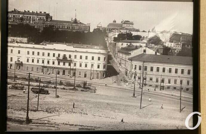 Выставка 100-летних фото Одессы10
