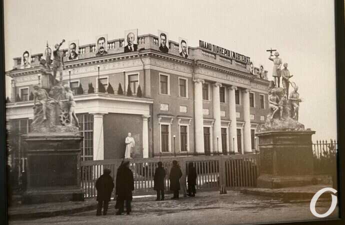 Выставка 100-летних фото Одессы18