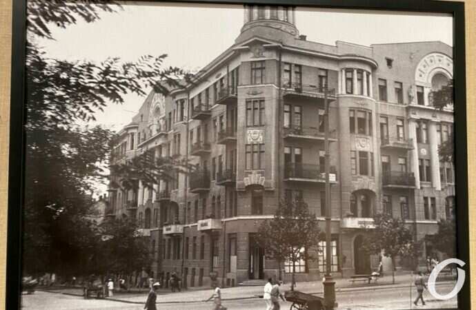 Выставка 100-летних фото Одессы20