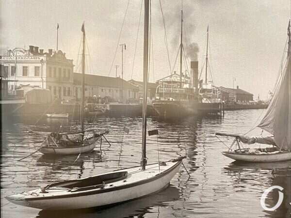 Выставка 100-летних фото Одессы22