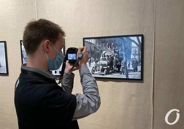 Выставка 100-летних фото Одессы8