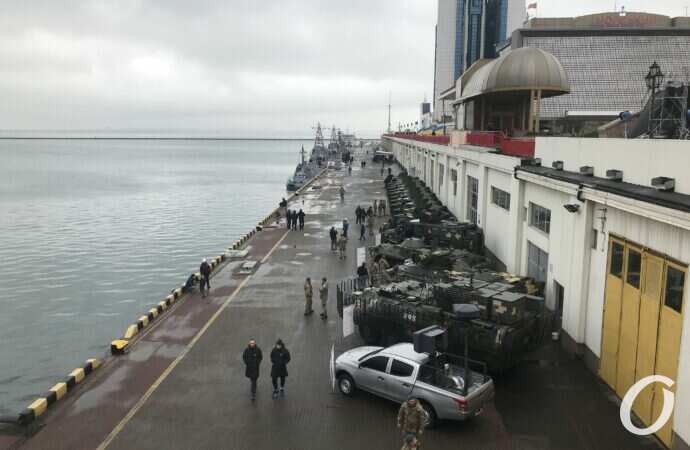 Выставка военной техники, Одесса, Морвокзал 06.12.2021-18