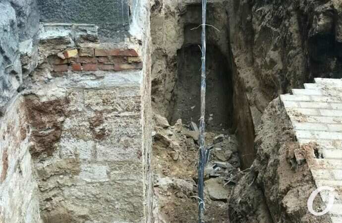 Раскопки у Одесской филармонии10