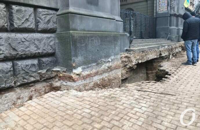 Раскопки у Одесской филармонии12