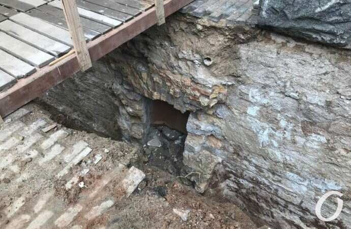 Раскопки у Одесской филармонии14