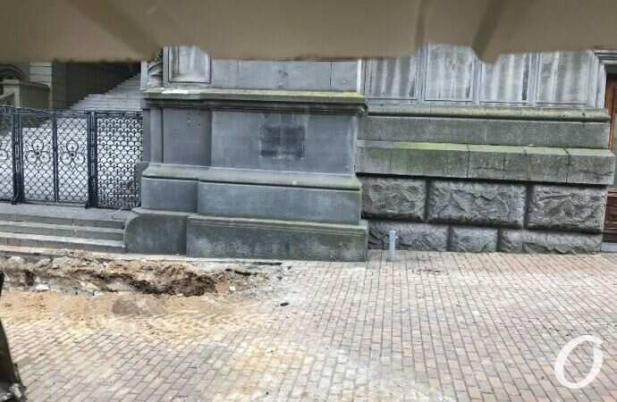 Раскопки у Одесской филармонии2