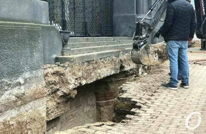 Раскопки у Одесской филармонии7