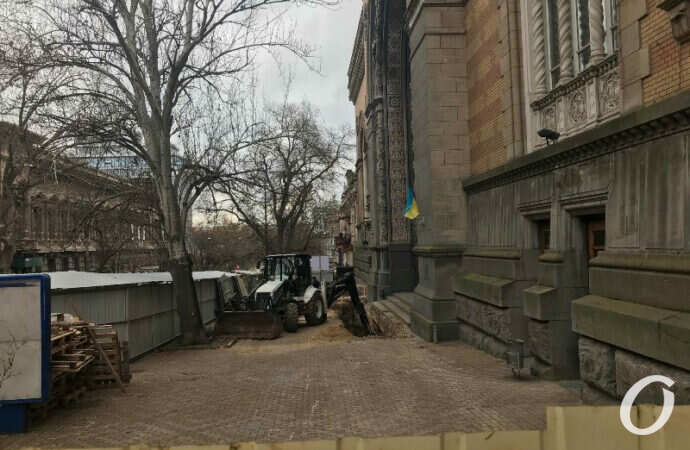 “Тайный вход” в Одесскую филармонию: как идут раскопки (фоторепортаж)