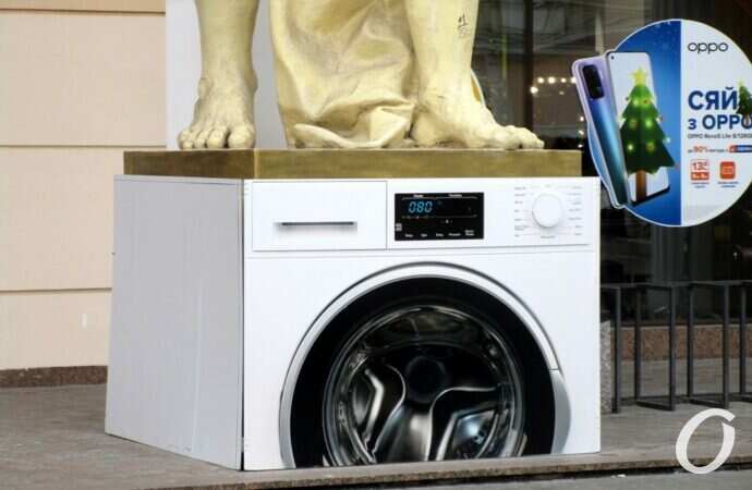 Атланты на Греческой площади2