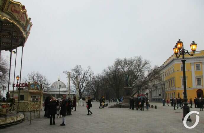 Одесса предновогодняя, у Дюка