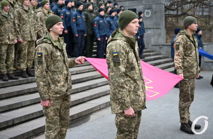 флешмоб военных в честь 30-летия ВСУ