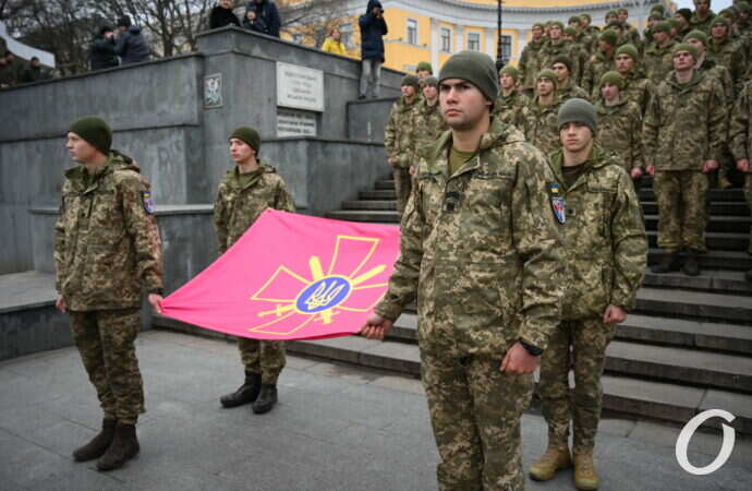 флешмоб военных в честь 30-летия ВСУ